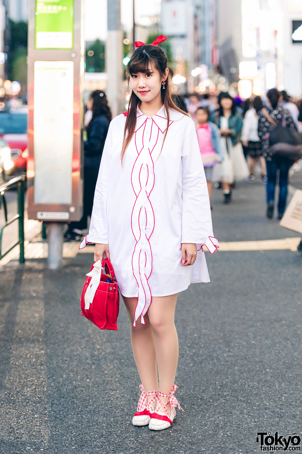 Red-and-White Japanese Street Style w/ Candy Stripper, Hermes & Oriental Traffic