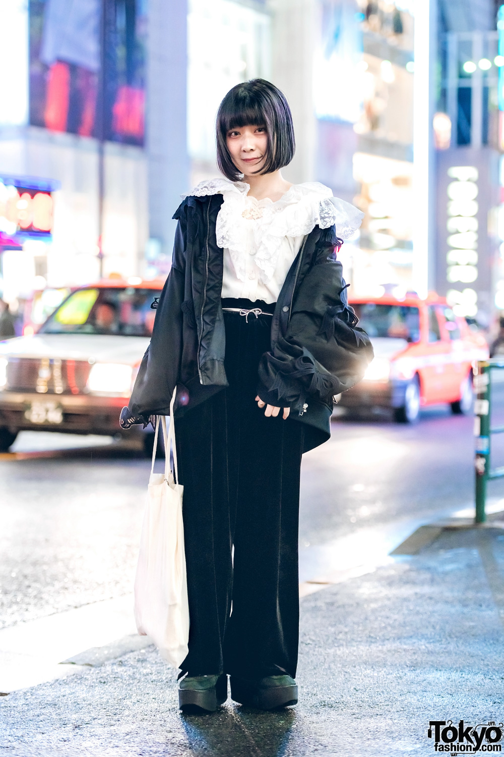 Harajuku Shop Staff in Black & White Minimalist Fashion w/ Mikio Sakabe, Hikari, GU, Muji & Tokyo Bopper