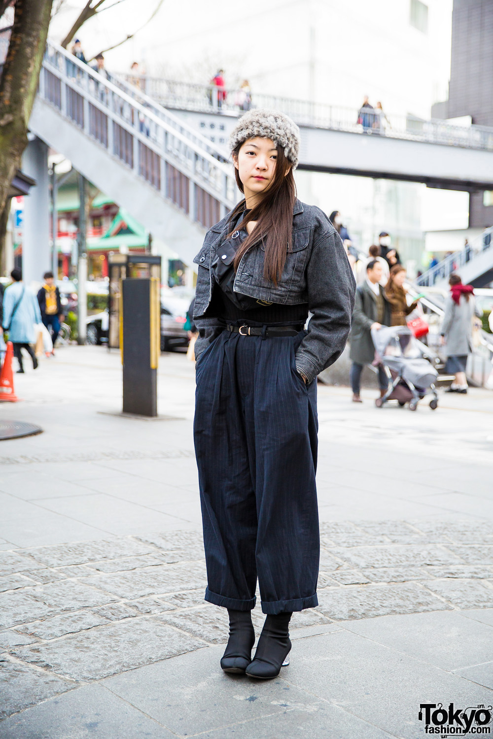 Stylish Black Street Style in Harajuku w/ Issey Miyake, Marc Jacobs, Yohji Yamamoto, Chanel & Kinji