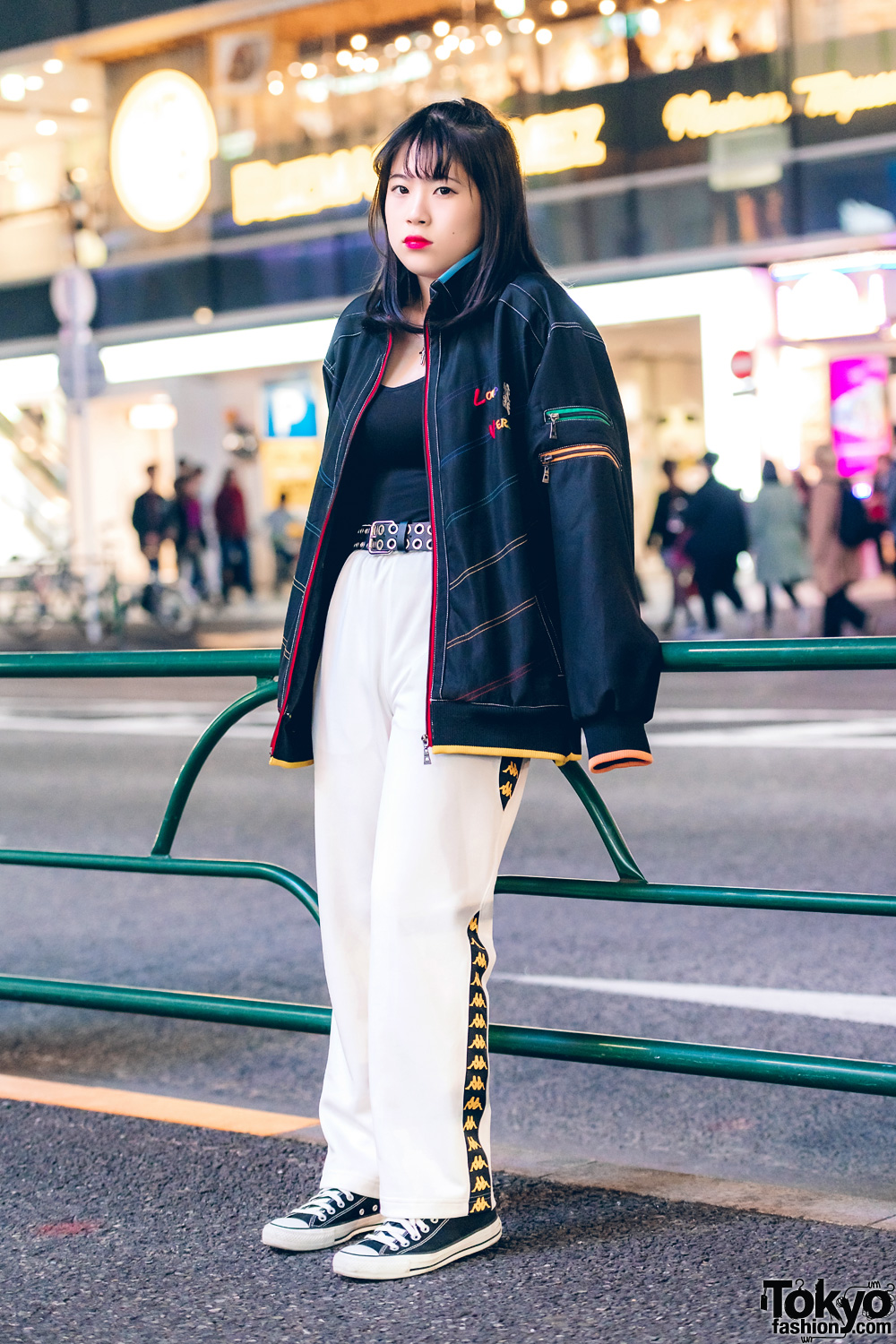 Harajuku Girl in Casual Sporty Style w/ Converse, Bubbles & Kappa