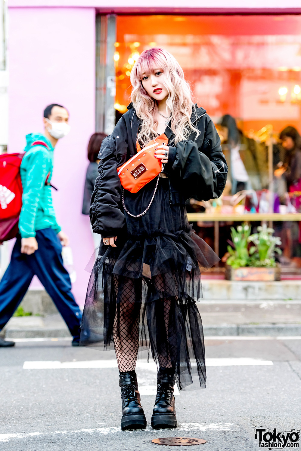 Harajuku Girl in All-Black Street Style w/ M.Y.O.B., One Spo, Stylenanda, Dispark, Demonia & Faith Tokyo