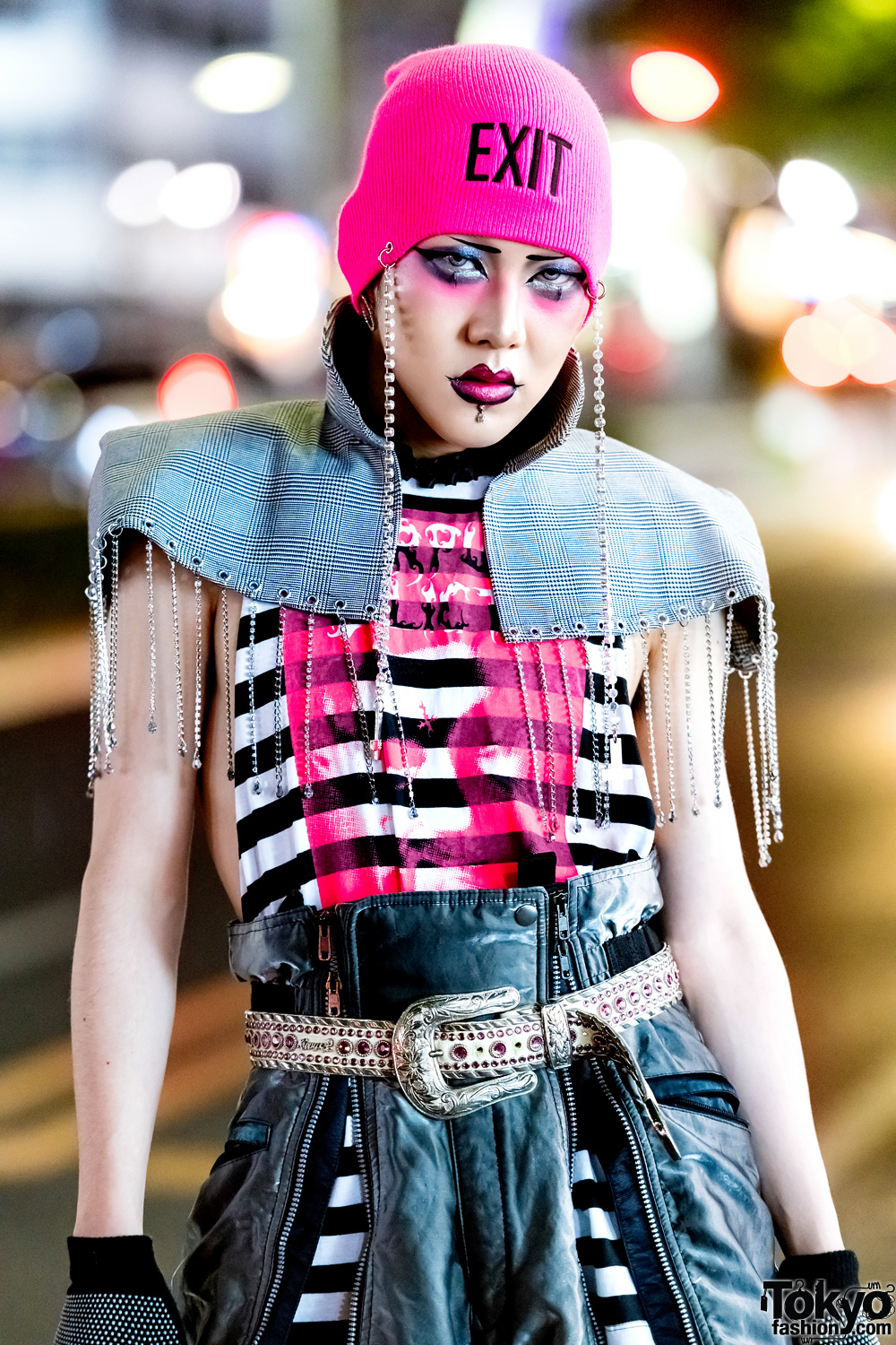 GlamHate Designer in Edgy Black & Pink Harajuku Street Style – Tokyo ...