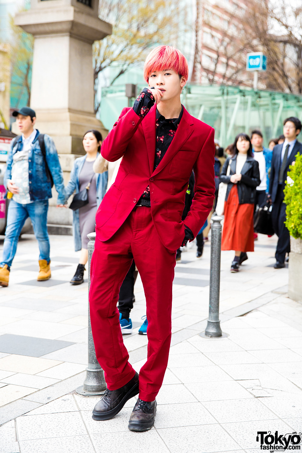 Harajuku Actor w/ Pink Hair in Floral Shirt & Red Balenciaga Suit – Tokyo  Fashion