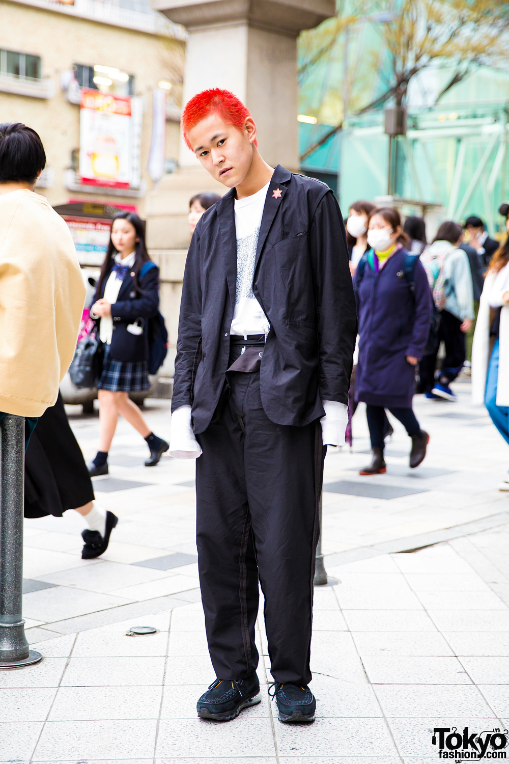 Red-Haired Harajuku Guy in Phingerin Outfit – Tokyo Fashion