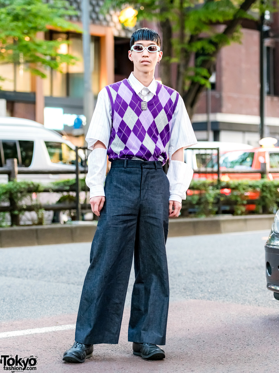 Japanese Hair Stylist in Vintage Street Style w/ Loverboy, Spectusshoeco. & Dolce&Gabbana