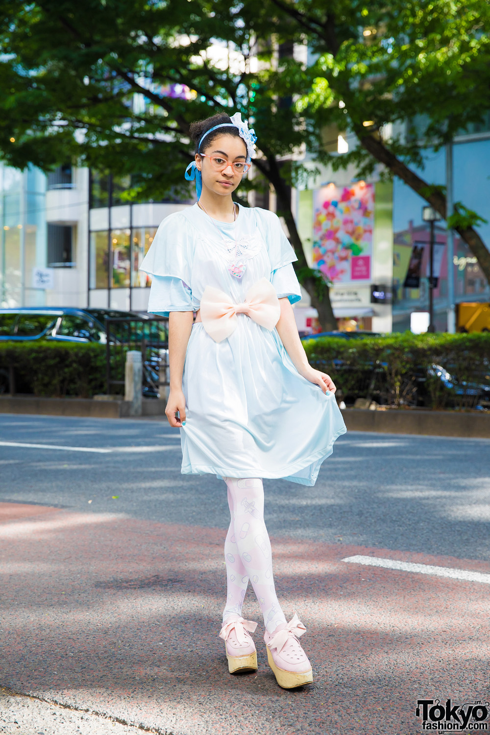 Ribbons & Color-Coordinated Street Style w/ The Virgin Mary, Spinns, Tokyo Bopper & Listen Flavor