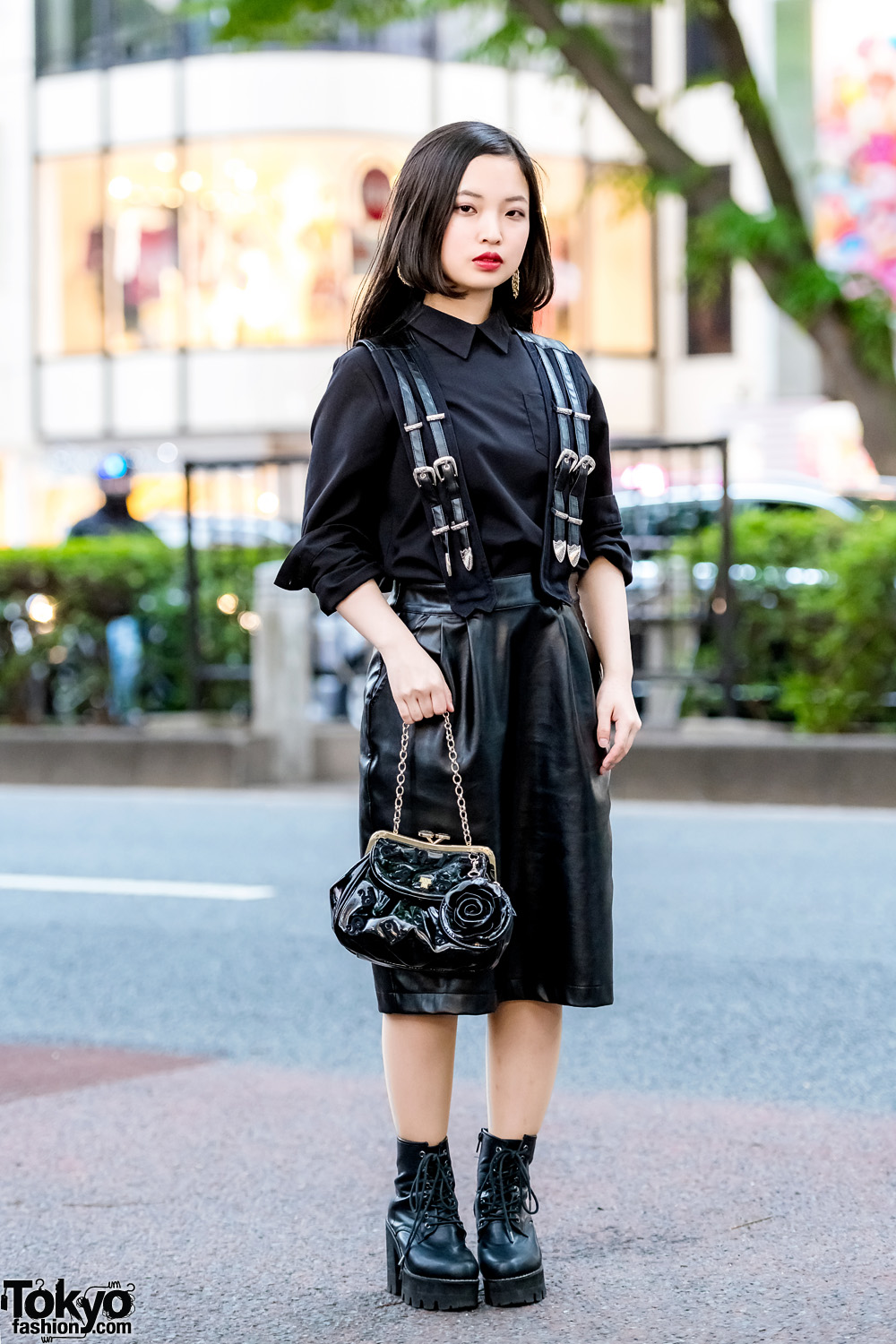 Harajuku Girl in All-Black Street Style w/ Moussy, Kawi Jamele, Anna Sui, Envym & Vintage