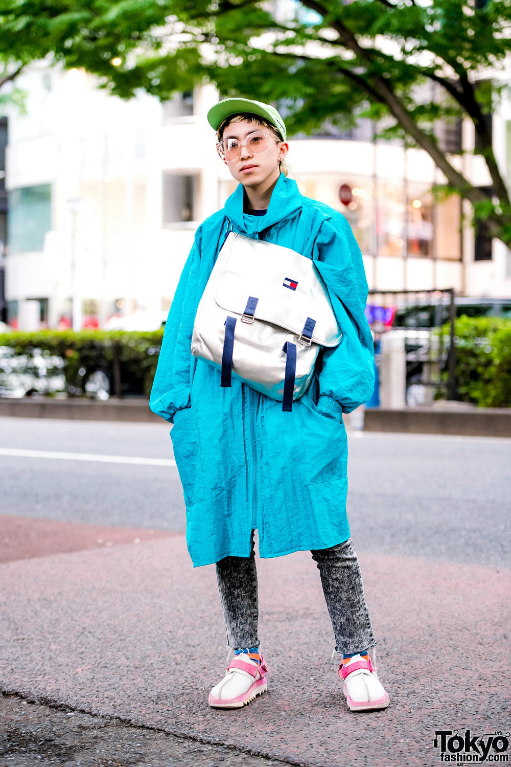 Harajuku Hair Stylist in Vintage Aqua Coat, Acid Wash Jeans, Reebok & Tommy Hilfiger Bag