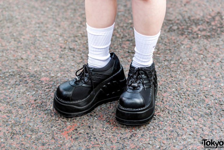 Harajuku Girl in All-Black Tokyo Street Style w/ Kinji, RRR by Sugar ...