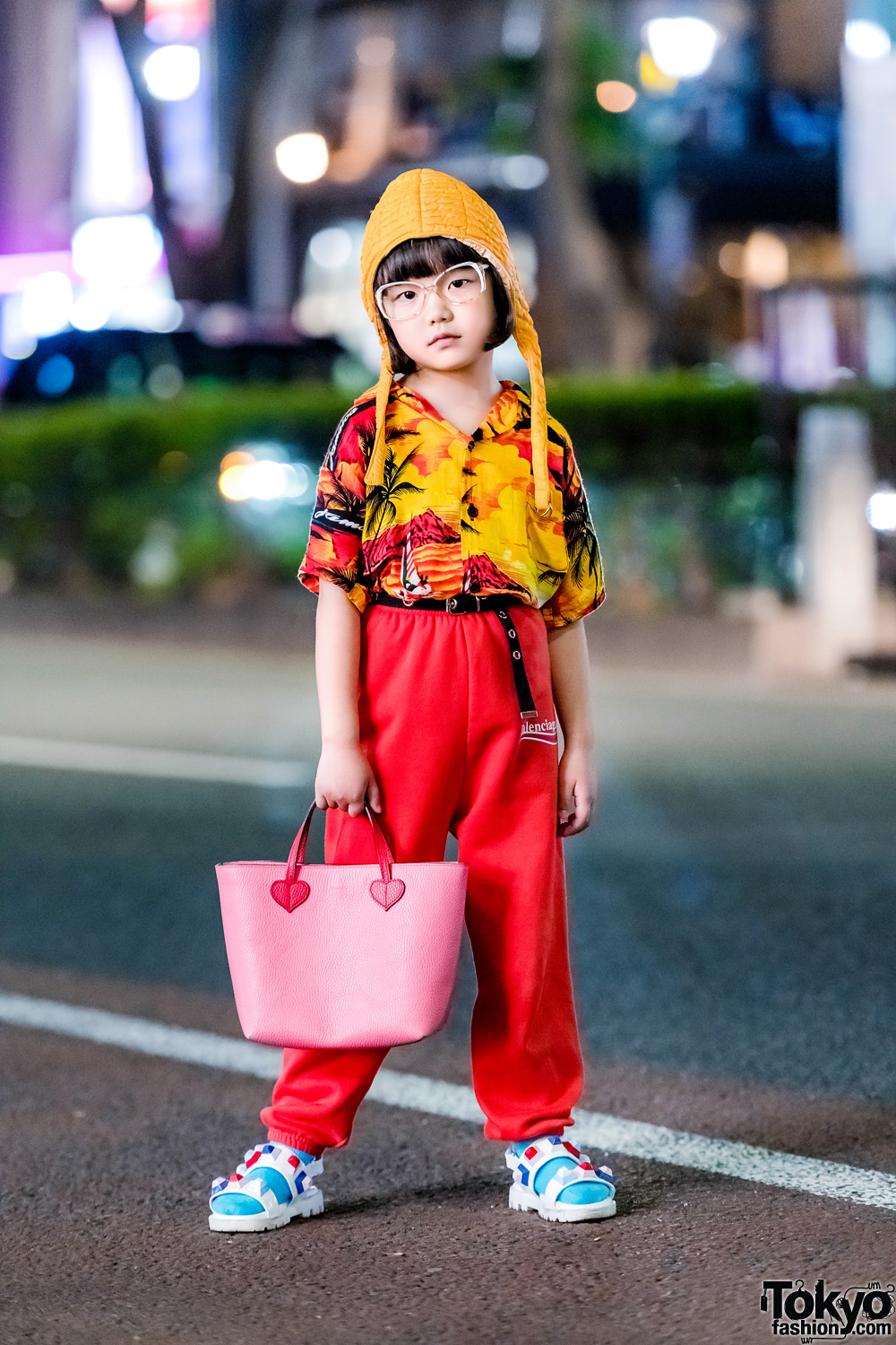 Токийские одежда. Одежда для девочек маленькие гуччи. Баленсиага детская одежда. Стиль гуччи в одежде для девочки. Костюм Коко для детей.