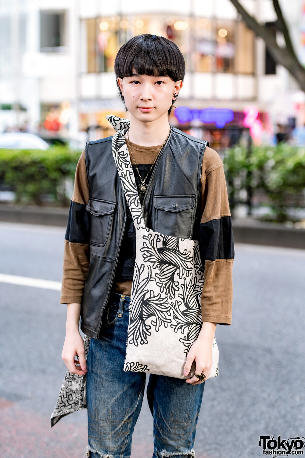 Christopher Nemeth Rope Print Fashion in Harajuku w/ Beret, Layered Tops,  Wide Leg Shorts & Leather Shoes