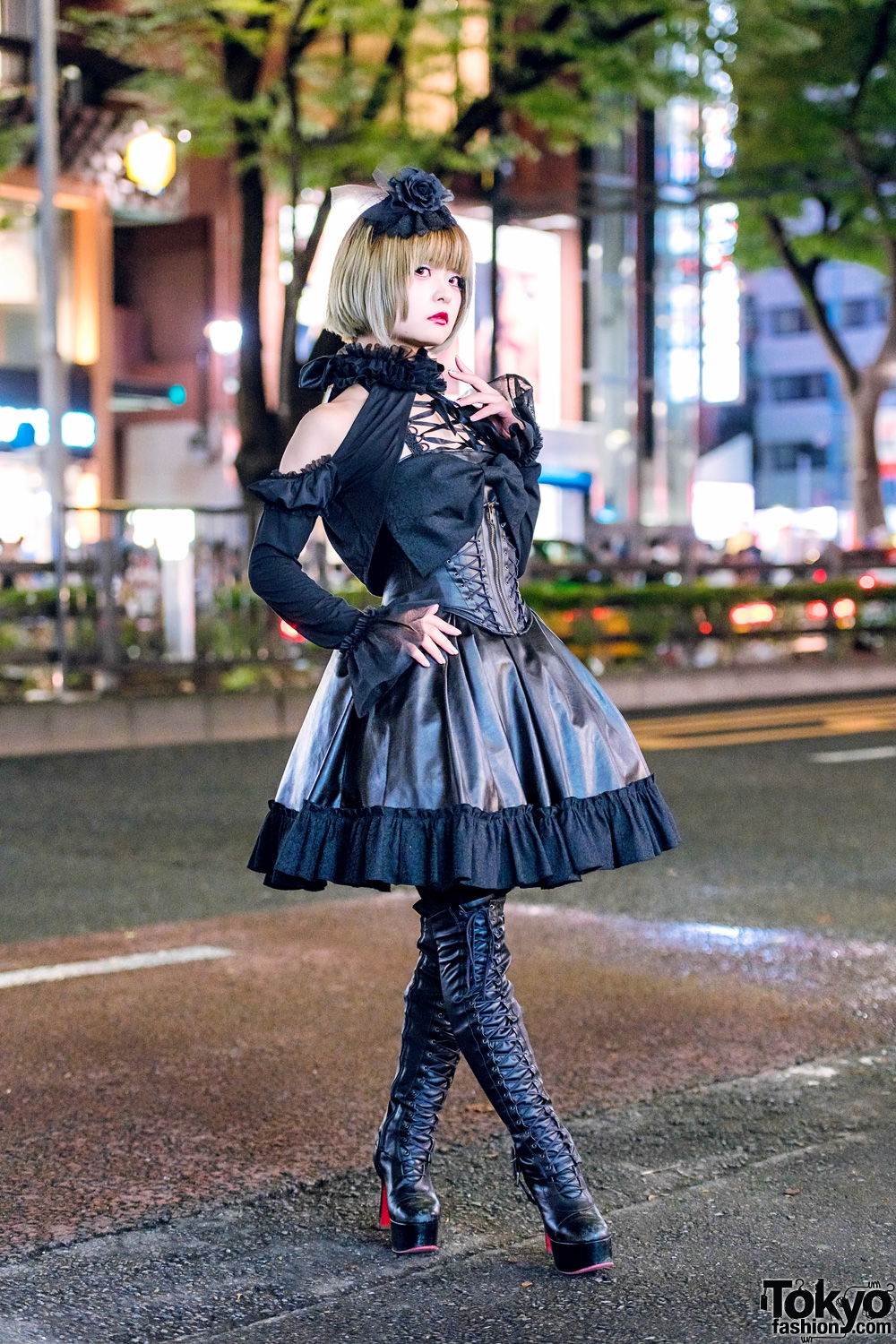 Tokyo Fashion - Japanese Idol in Harajuku Gothic Lolita Style w