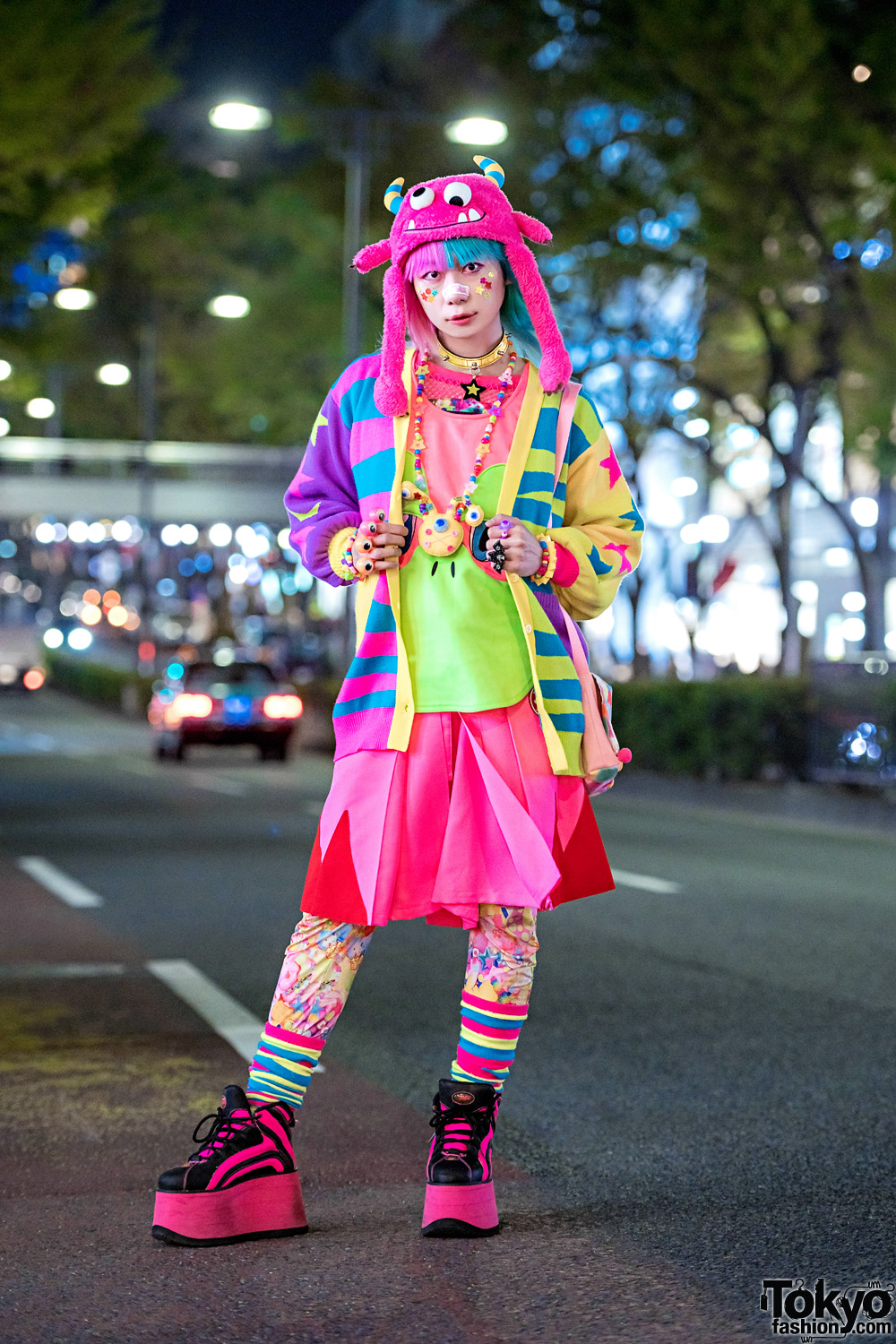 Harajuku Fashion Walk Organizer Junnyan in Kawaii Street Style, Two-Tone Hair, Galaxxxy, Takuya Angel, Buffalo & Fuzzy Monster Hat