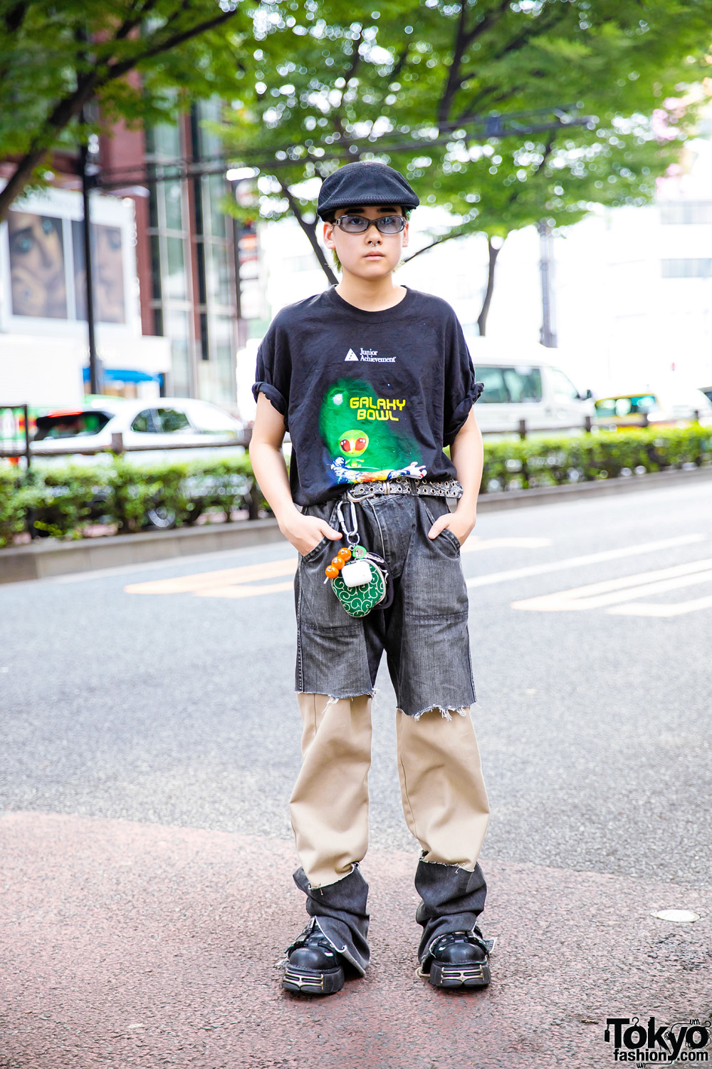 Vintage Remake Street Style in Harajuku w/ Galaxy Bowl T-Shirt, Cutoff Shorts Over Pants & Platform Buckle Shoes
