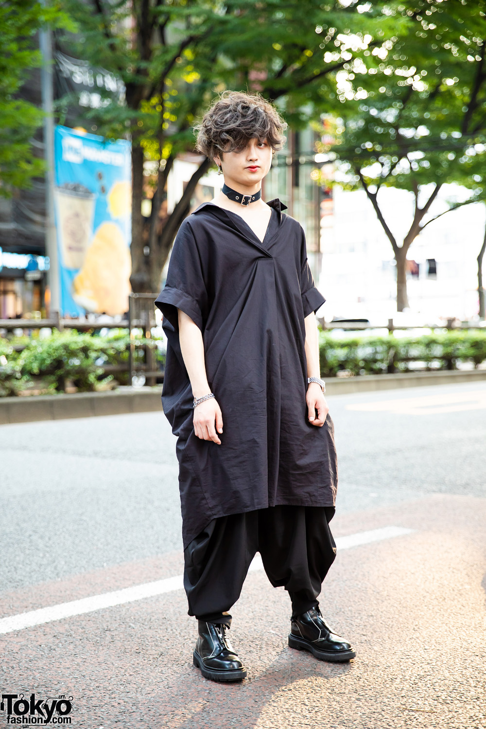 All Black Minimalist Harajuku Street Style w/ Black Collar & Adieu Shoes
