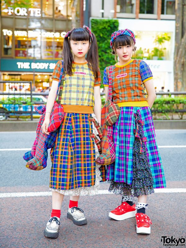 Harajuku Girls in Matching Plaid Street Styles by Japanese Fashion Brand HEIHEI