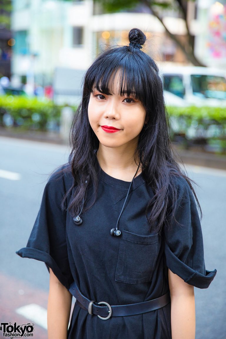 Japanese Makeup Artist in All Black Street Style w/ Jouetie Dress, Dr ...