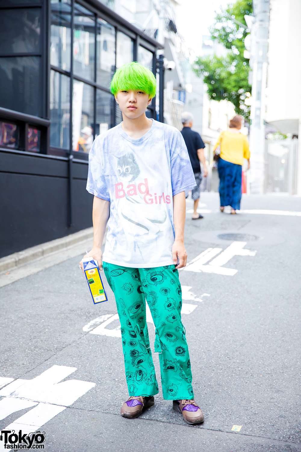Green-Haired Harajuku Guy w/ Kinji Graphic Top, Hiro Green Printed Pants & Nike Sneakers