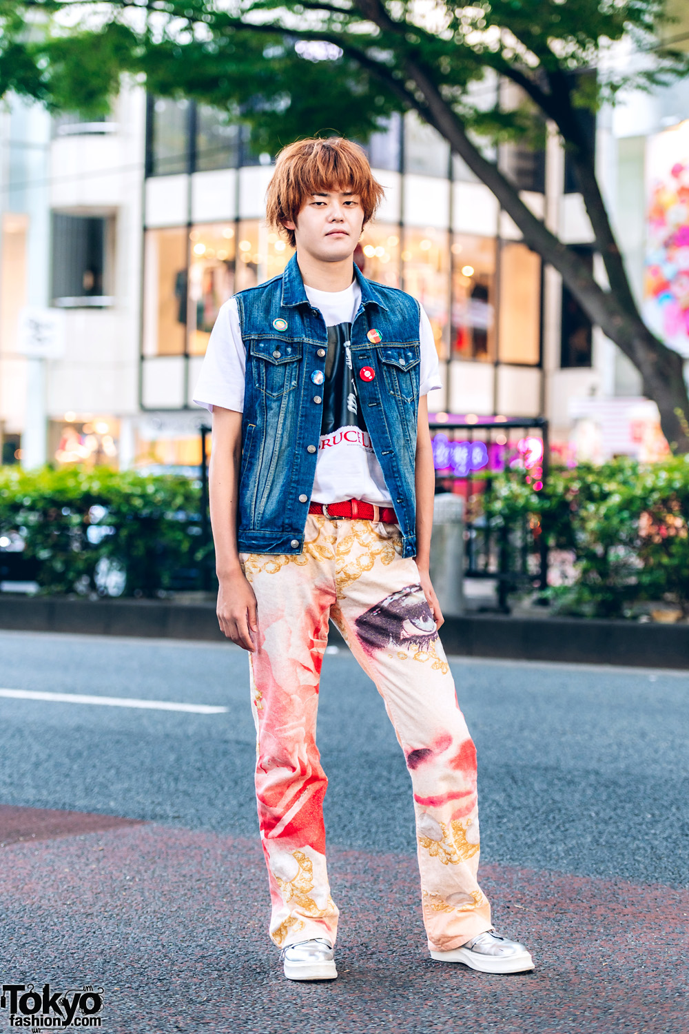 Casual Harajuku Street Style w/ Orange Hair, Bruce Lee T-Shirt, Denim Vest, Printed Pants & Metallic Sneakers