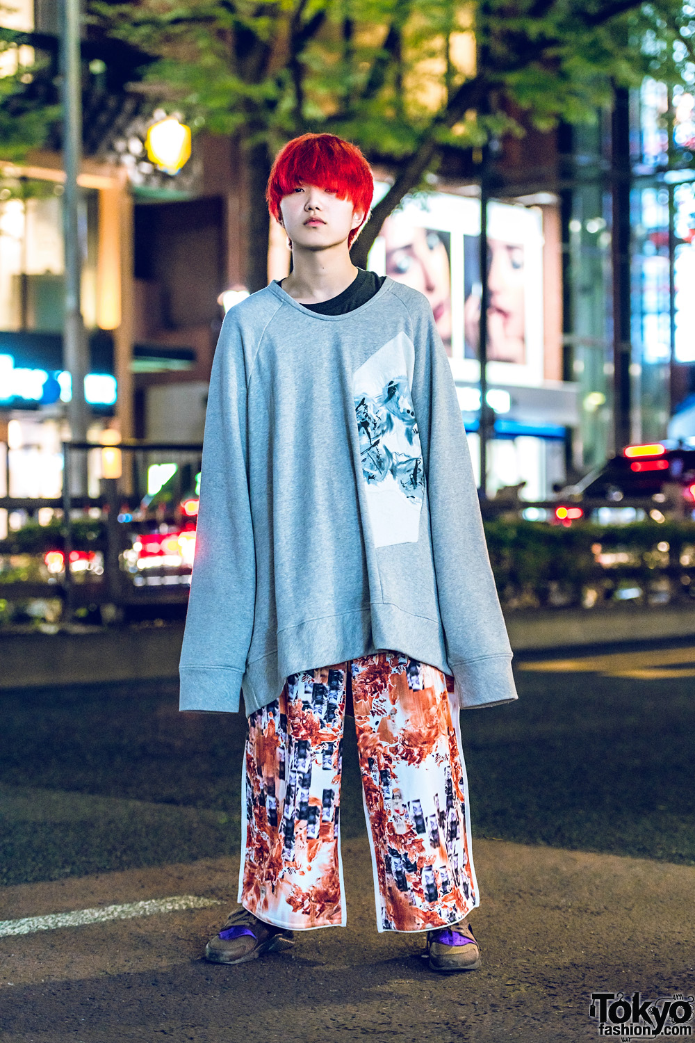 Red-Haired Harajuku Guy in Oversized Printed Streetwear w/ Balmung & Nike