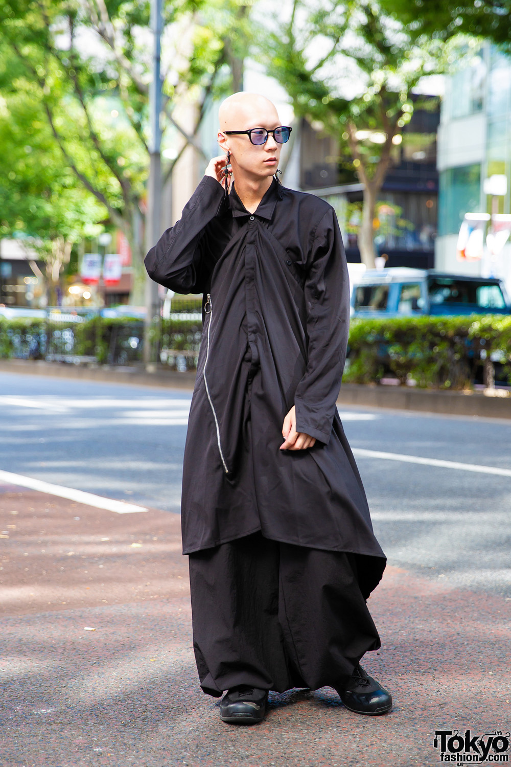 Japanese Model & Musician's All Black Streetwear Style w/ Depression.Tribe Layered Tops & Wide Leg Pants, Nike Sneakers, Statement Earrings & Vivienne Westwood Watch
