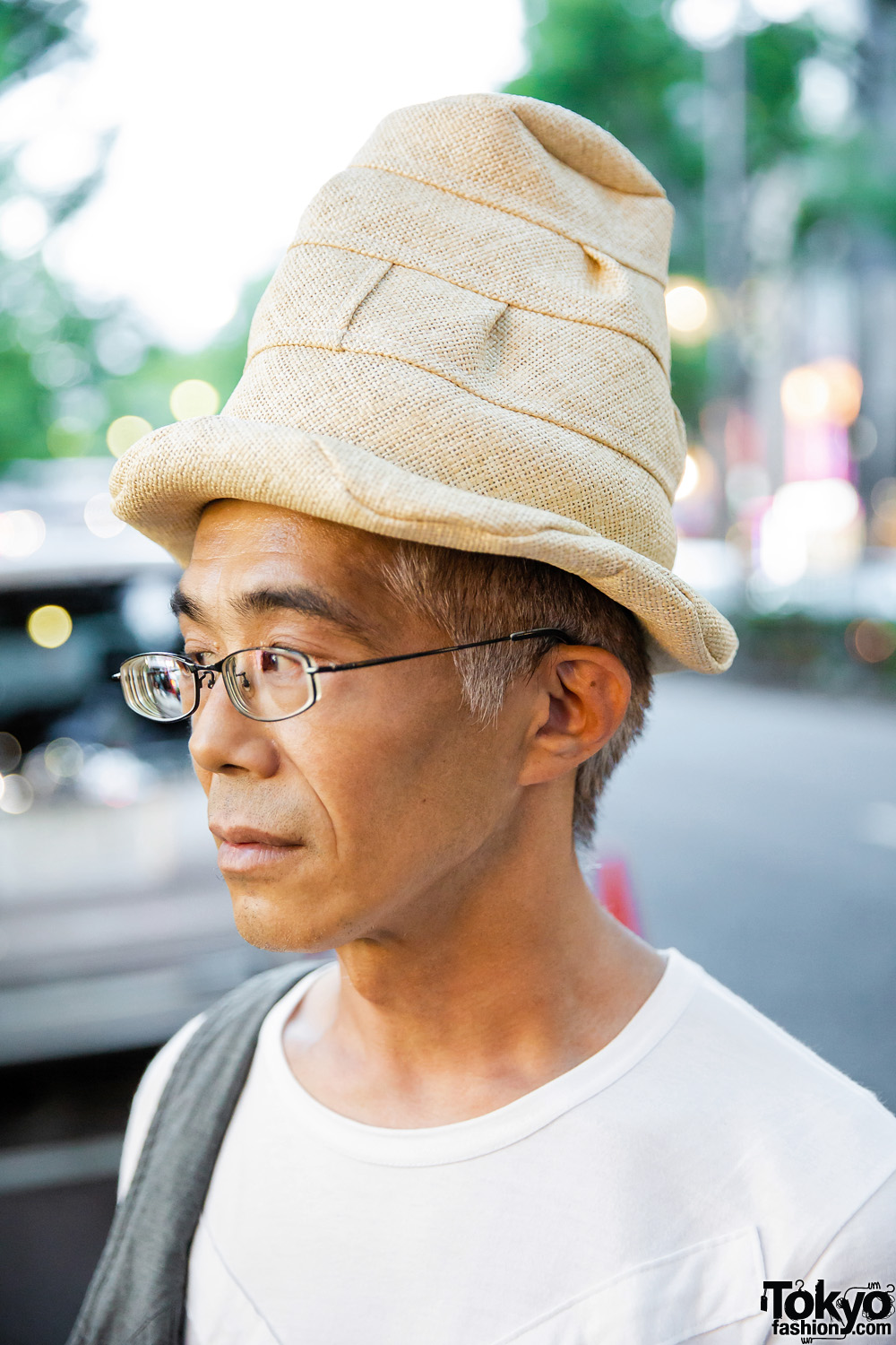 Comme des Garcons Harajuku Street Style w/ Tall Tan Hat, White