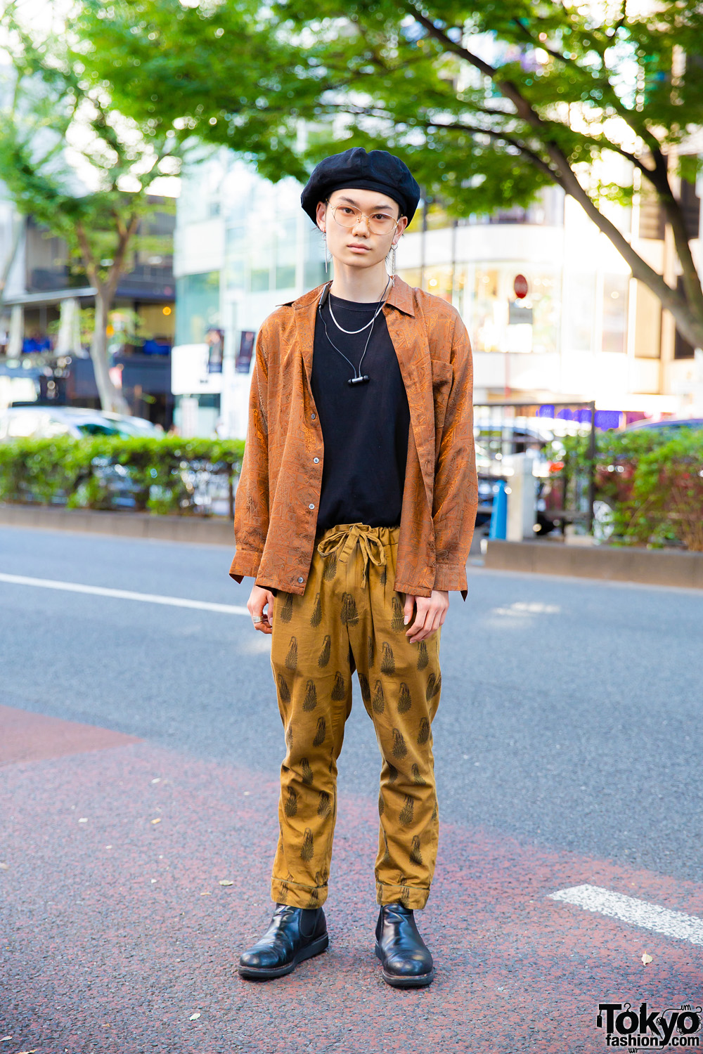 Tokyo Vintage Streetwear Style w/ Black Beret, Patterned Shirt, Printed Pants & Black Boots