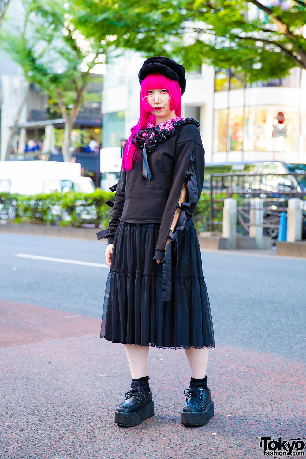 Pink Hair & All Black Harajuku Street Style w/ Merry Jenny & Yosuke