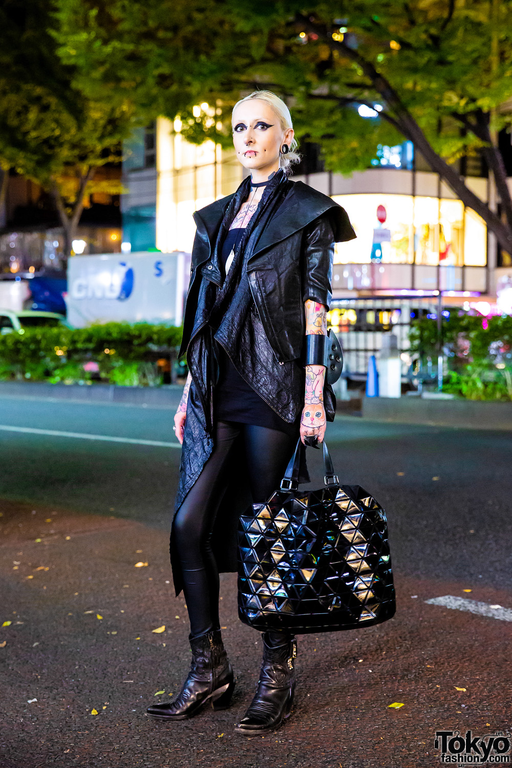 Dark Harajuku Streetwear Style w/ Leather Jacket, Tattoos, Facial Piercings, Boots & Geometric Bag
