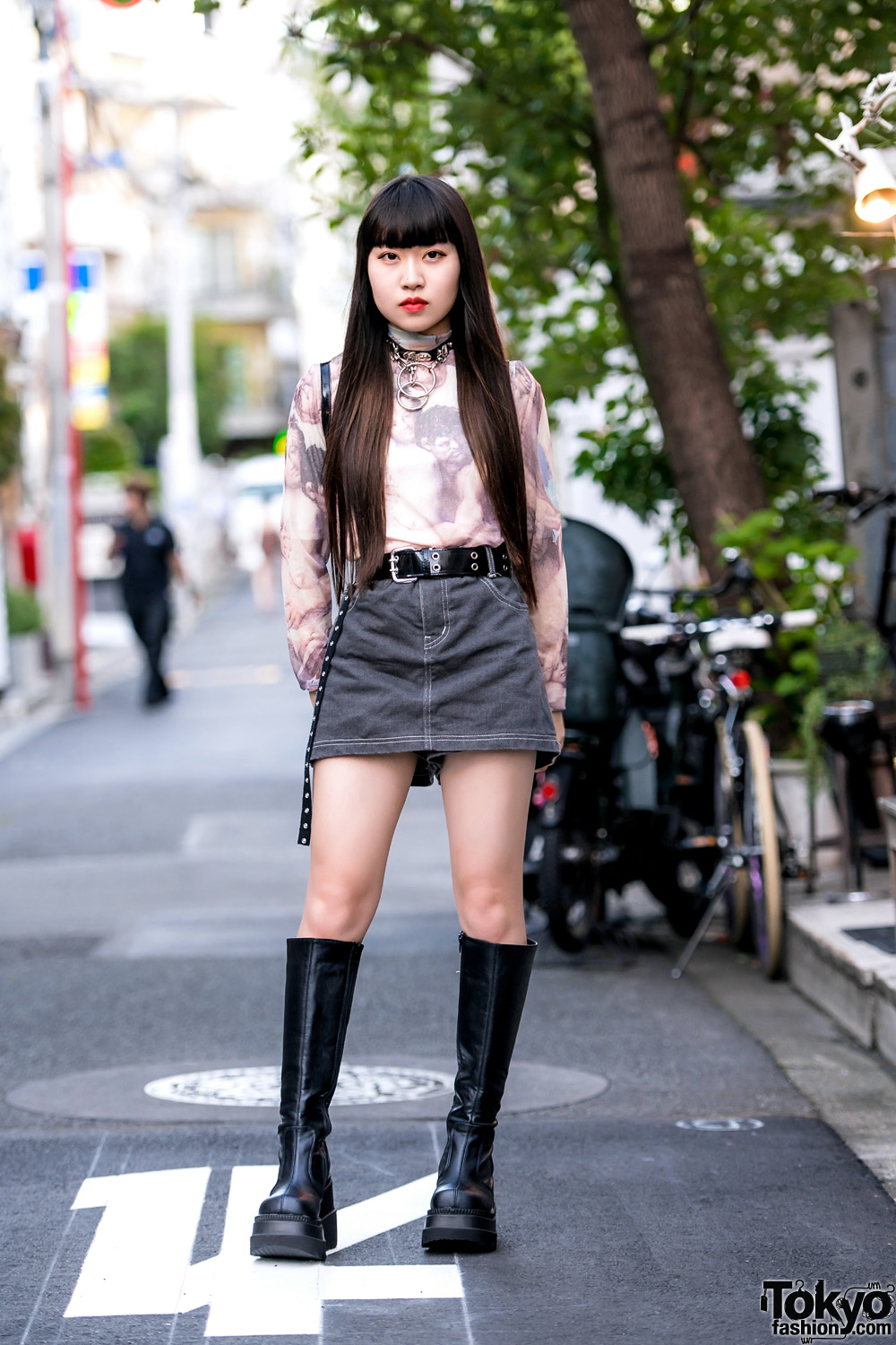 Casual Edgy Harajuku Streetwear w/ Cherub Print Turtleneck 