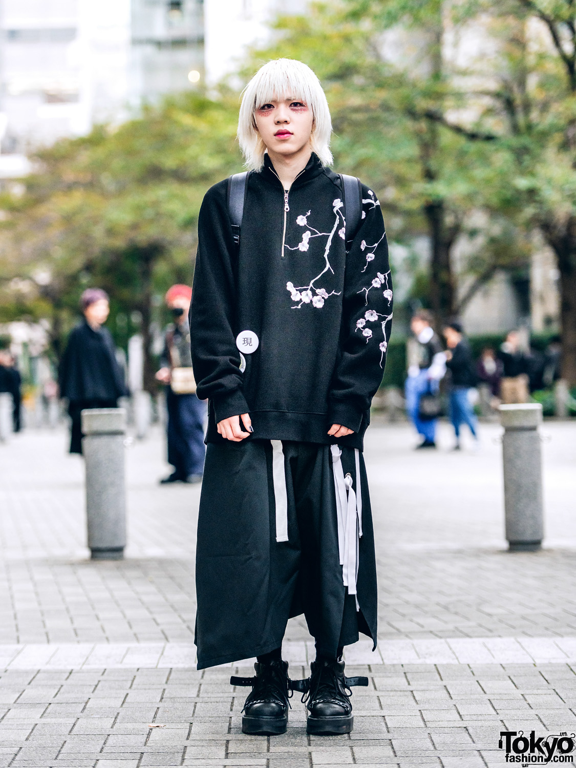 Tokyo Mens Streetwear w/ Blond Hair, Glitter Makeup, Hoyajuku Pants, Dr. Martens Boots & Kenzo Backpack