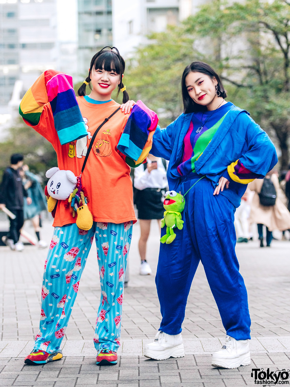 Tokyo Girls in Fun Colorful Street Styles w/ Casper T-Shirt, One W Oh, Cayhane, Kyuso Nekokami, RRR by Sugar Spot Factory, New York Joe, Kobinai & Yosuke