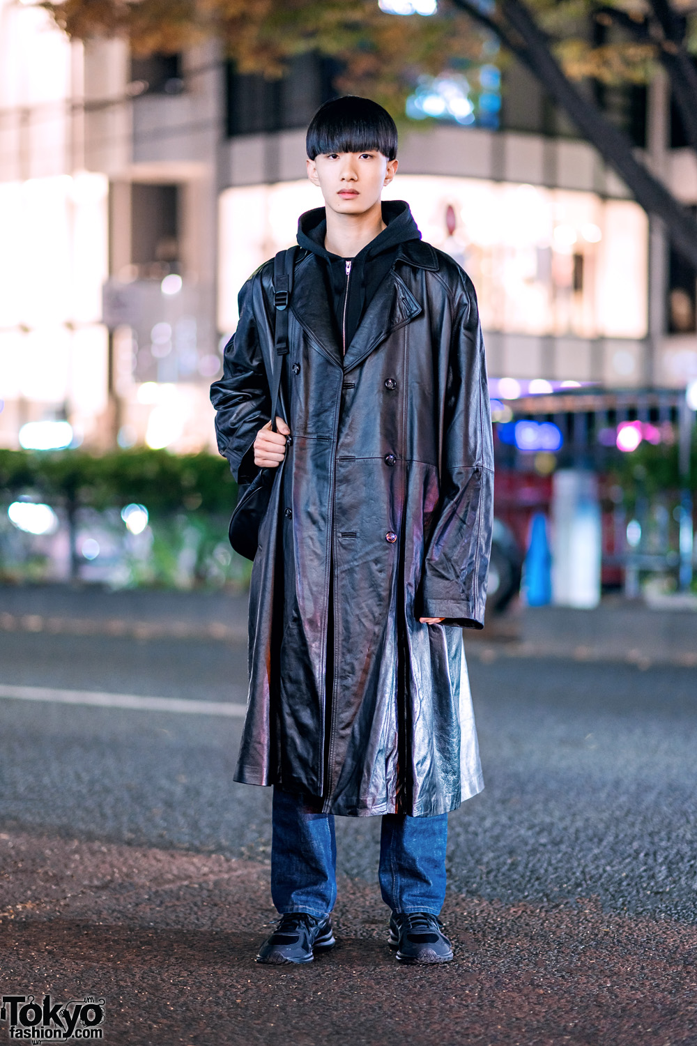 Japanese Minimalist Street Style w/ Blunt Bob, Long Leather Coat