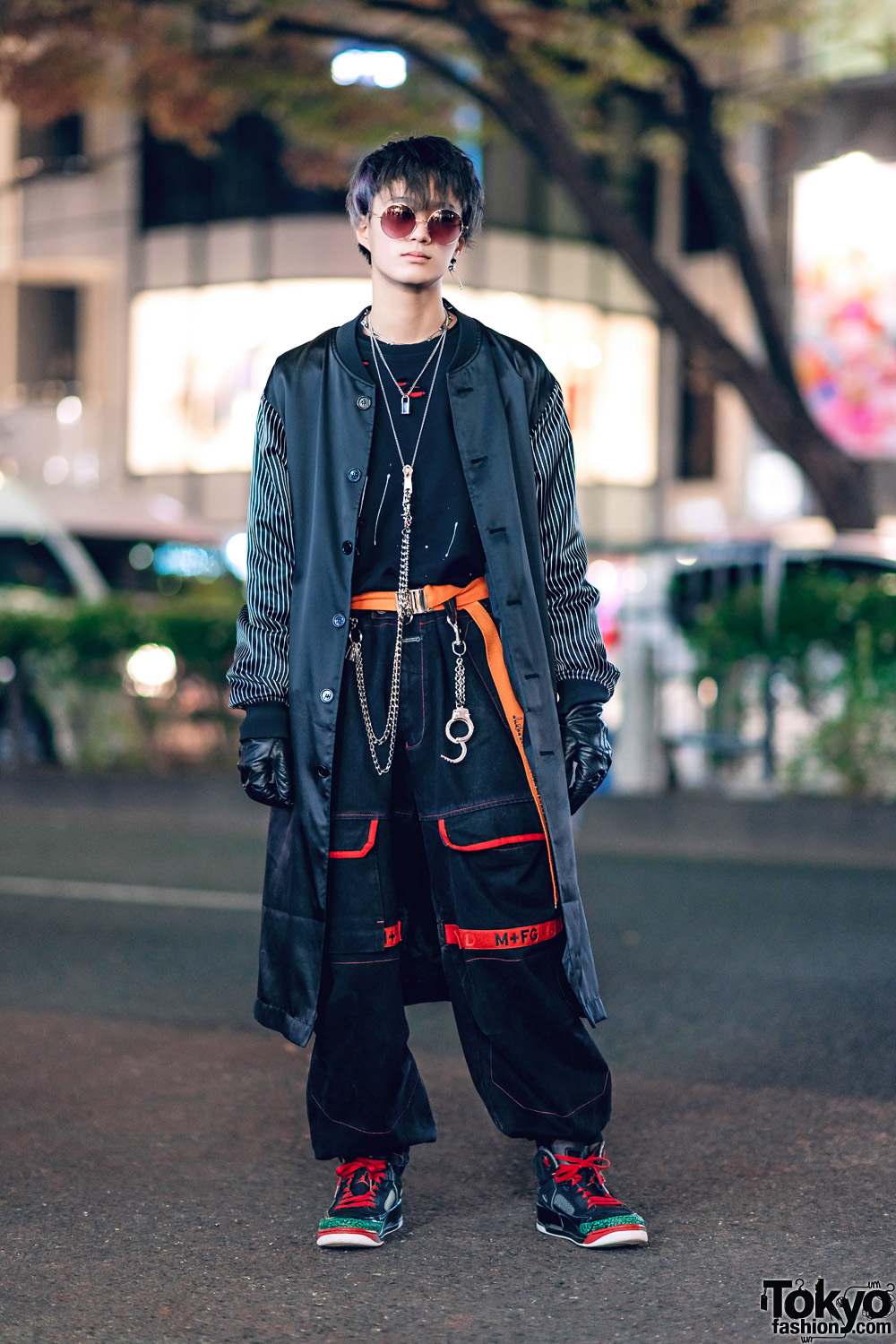 Harajuku Street Style w/ Satin Coat, Black Gloves, Marithe + Francois ...