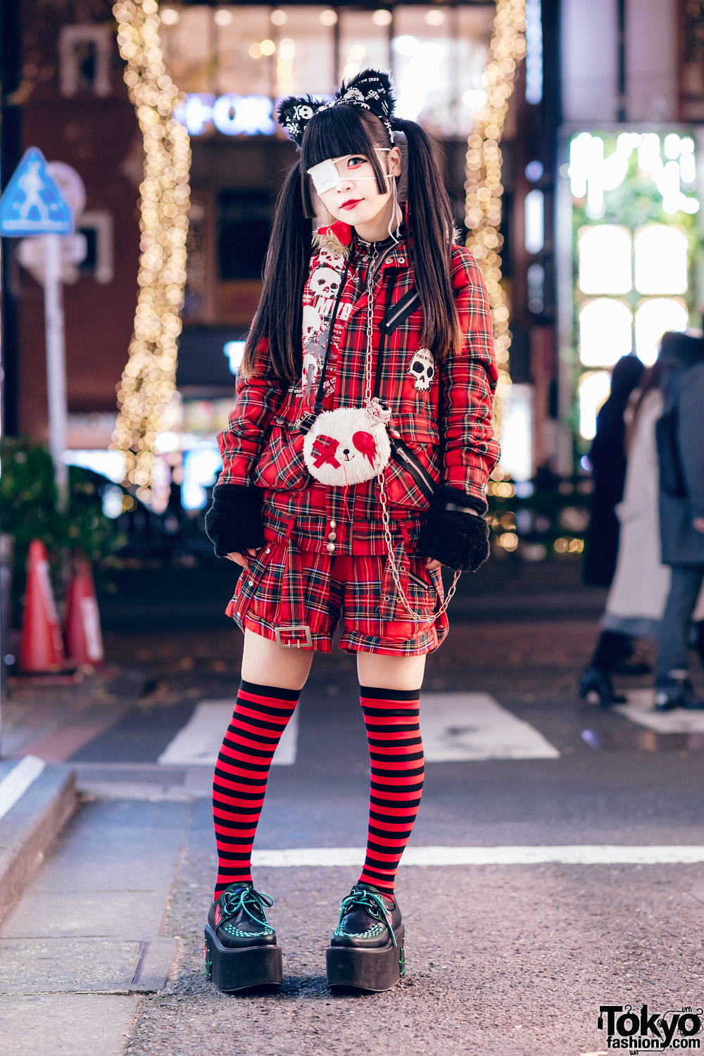 Red-And-Black Gothic Punk Street Fashion in Harajuku – Tokyo Fashion