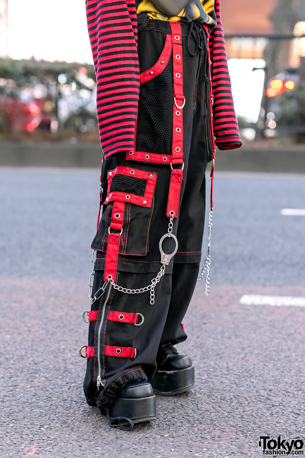 Black & Red Streetwear Look in Harajuku w/ Long Curly Hair, 3/4 Sleeve Corset  Top, Skinny Leather Pants, Crossbody Bag & Platform Sneakers – Tokyo Fashion