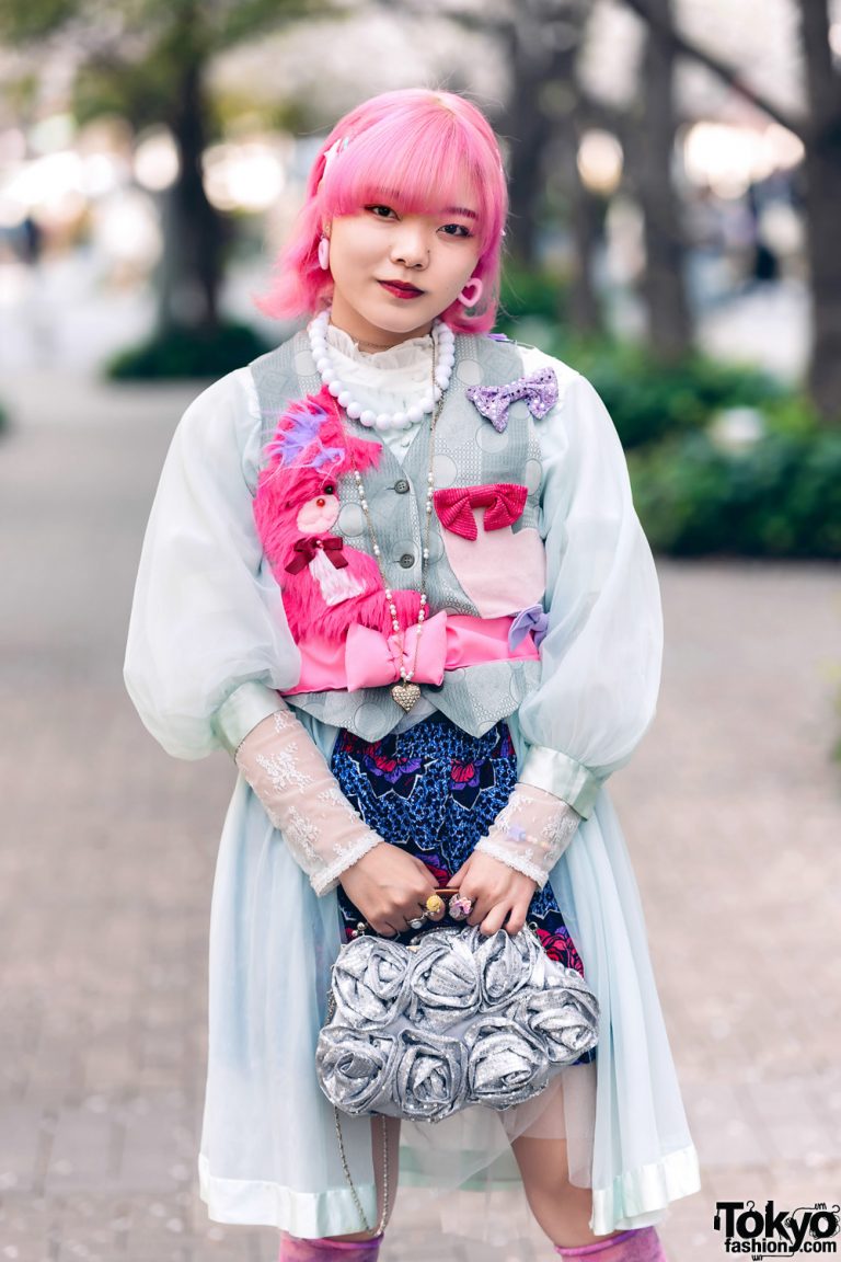 Pink And Blue Street Style In Tokyo W Pink Hair Kiki2 Layered Tops Floral Skirt Vintage 