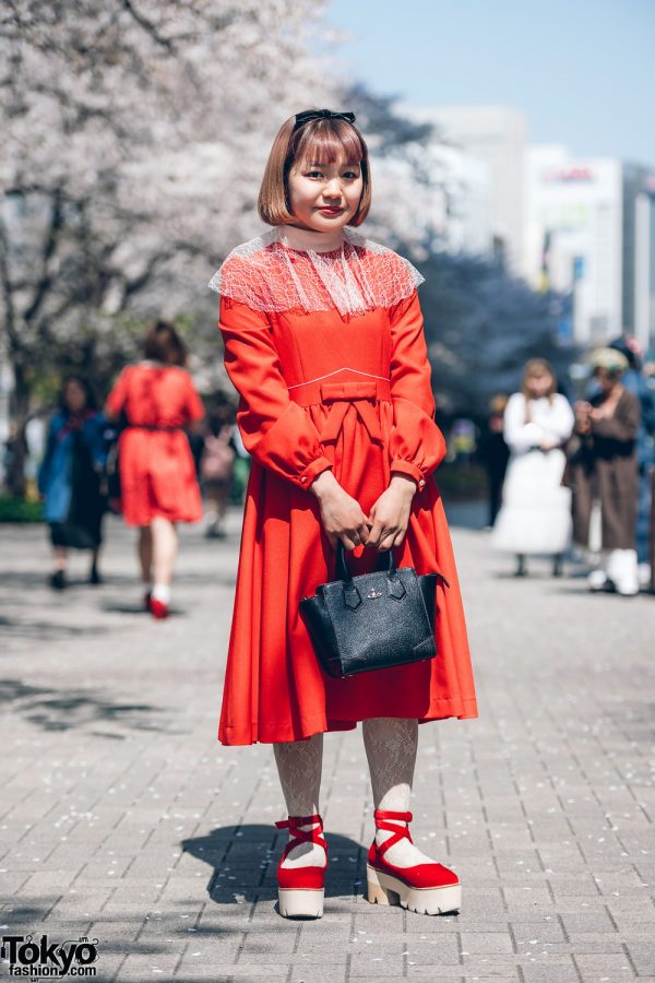 Red Shinjuku Street Fashion w/ Bow Headband, Aymmy in the Batty Girls Dress, Futatsukukuri, Vivienne Westwood & Merry Jenny Ankle Wrap Shoes