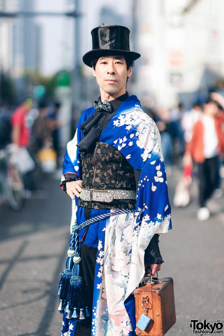 Vintage Kimono & Corset Japanese Street Style in Harajuku w/ Top Hat ...