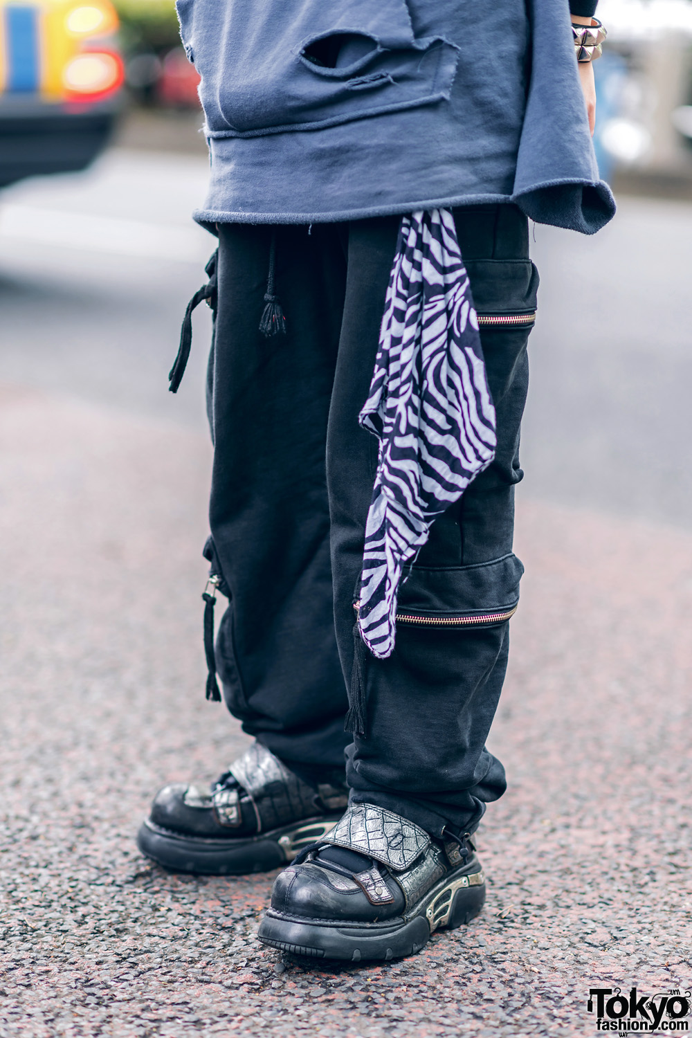 Japanese Streetwear Fashion w/ Leather Vest, Christopher Nemeth Distressed  Denim, Rope Print Tote & Dr. Martens Boots – Tokyo Fashion