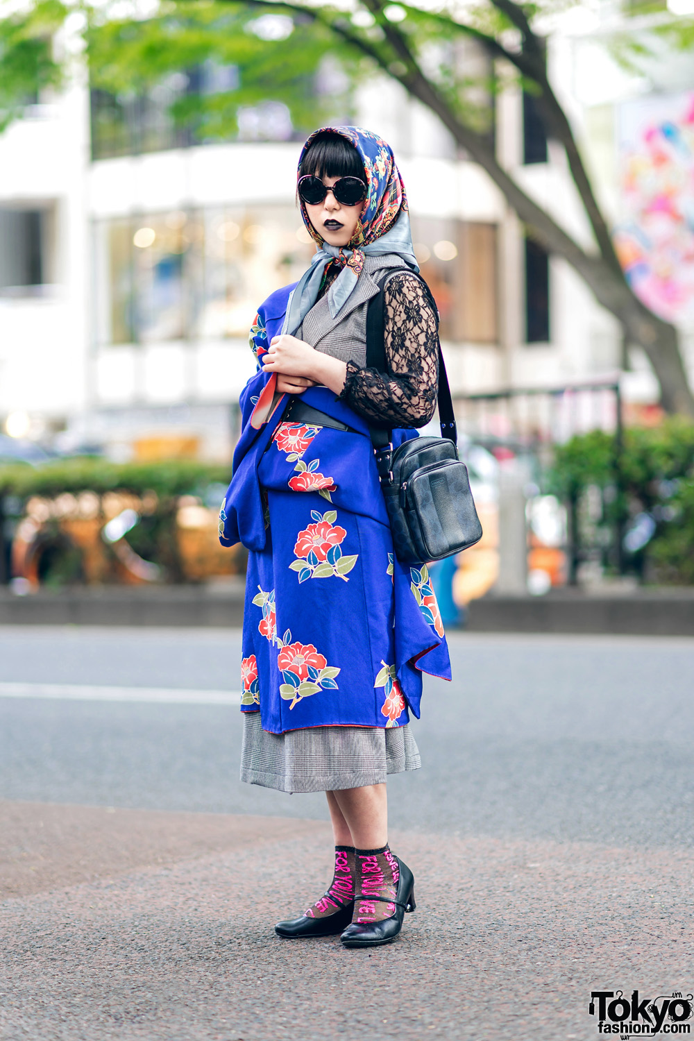 Stylish Harajuku Street Fashion w/ Black Lipstick, Headscarf, Thank You Mart Sunglasses, Floral Kimono, Urban Research, Coach & Heeled Shoes