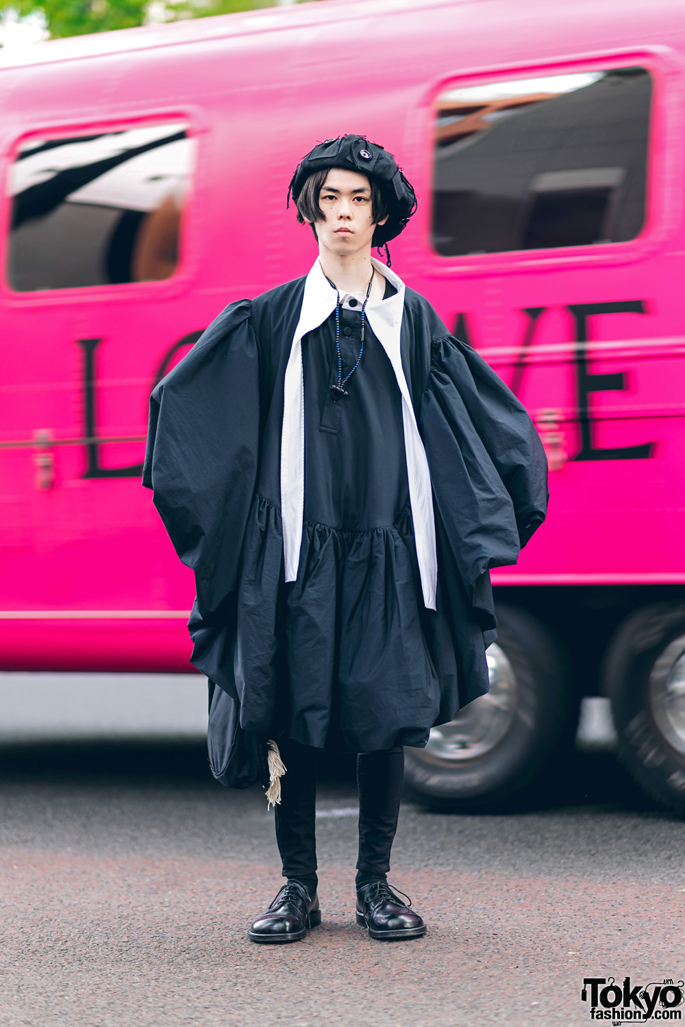 All Black Harajuku Street Style w/ Beret, Vaquera Deconstructed Puffy Robe, Christopher Nemeth Tassel Bag & Lace-Up Shoes