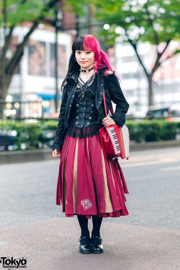 Japanese Two-Tone Fashion w/ Twin Half-Pink Tails, ACDC Rag Cutout Jacket, Ozz Croce Paneled Skirt, Queen Bee Baby Doll Shoes & Angelic Pretty Piano Bag