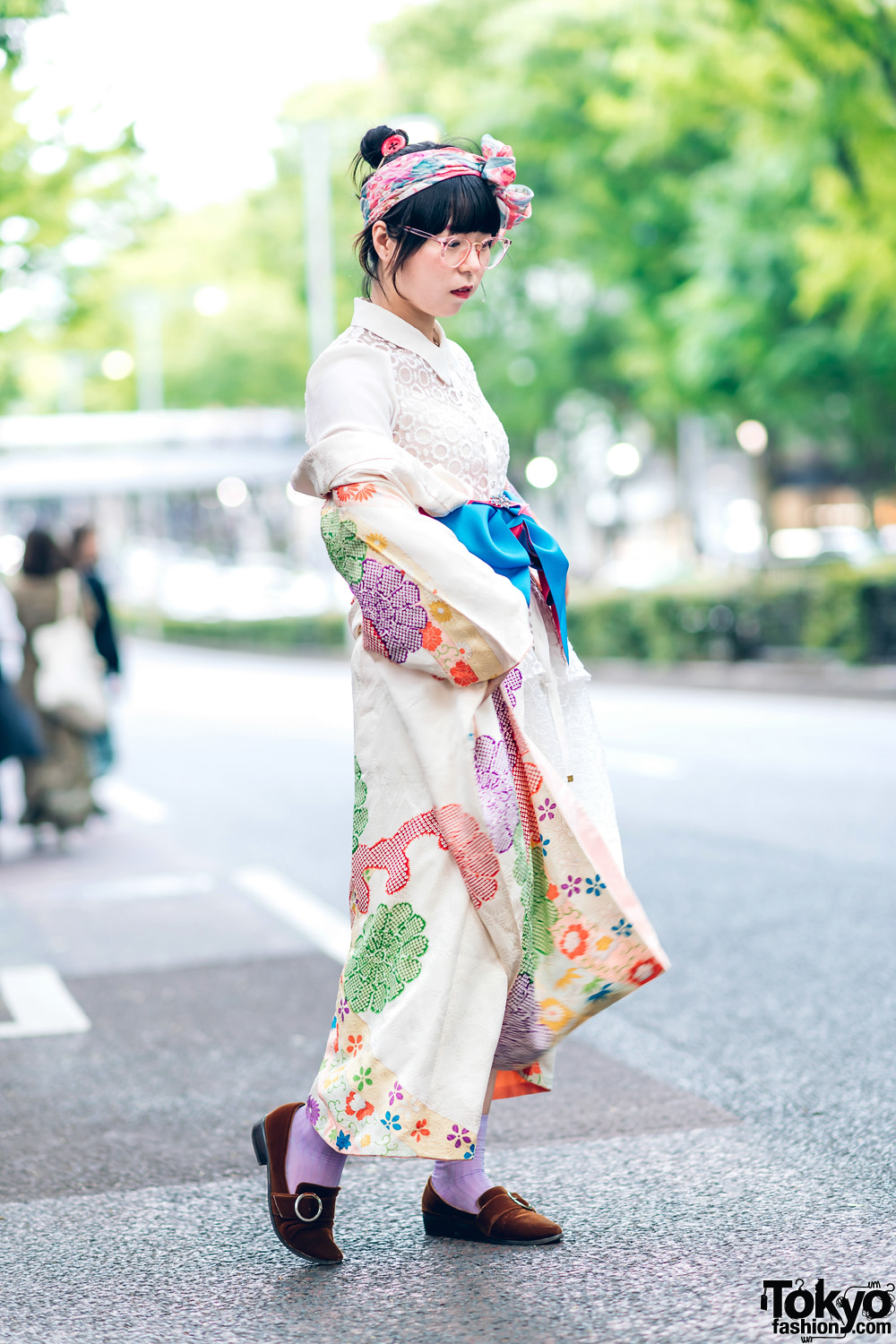 Vintage Japanese Kimono Street Style w/ Printed Headscarf, Sheer Blouse ...
