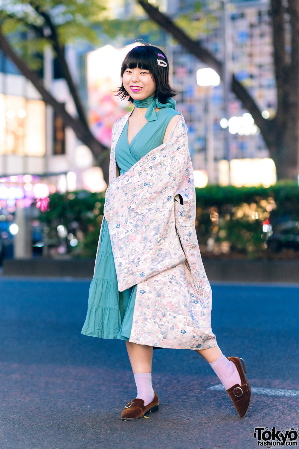 Tokyo Kimono Streetwear Style w/ Resale Floral Kimono, Neck Scarf ...