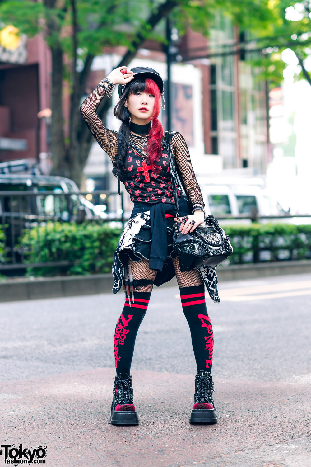 Red-And-Black Gothic Punk Street Fashion in Harajuku – Tokyo Fashion