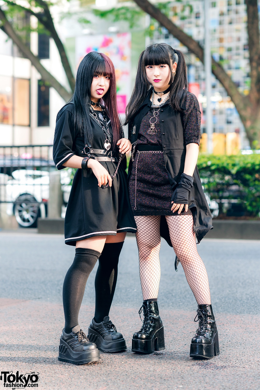 Harajuku Teen Girls Street Styles w/ Two-Tone Hair, Twin Tails, Leather