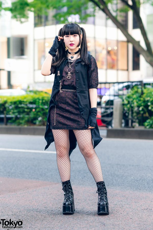 Harajuku Teen Girls Street Styles w/ Two-Tone Hair, Twin Tails, Leather ...
