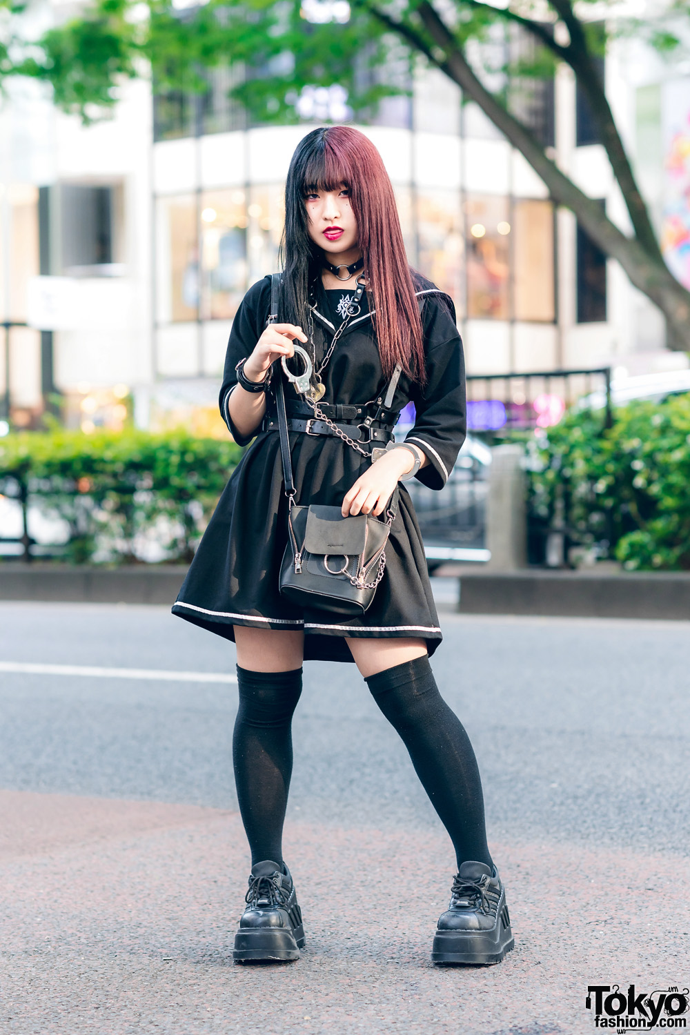 Harajuku Teen Girls Street Styles w/ Two-Tone Hair, Twin Tails 