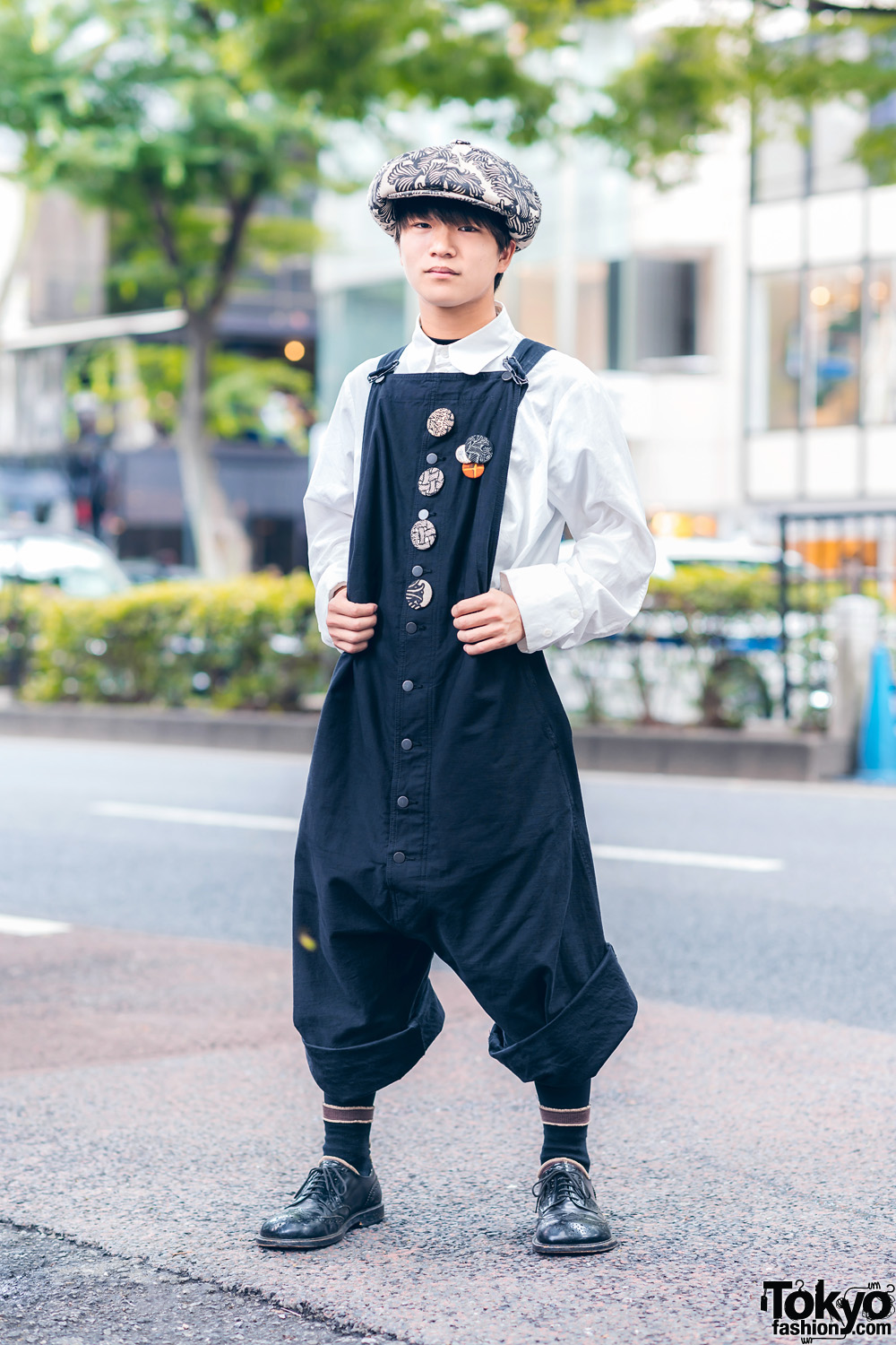 Christopher Nemeth Streetwear Style w/ Newsboy Cap, Rope Print Badges,  White Shirt, Drop Crotch Overalls & Leather Wingtip Shoes – Tokyo Fashion